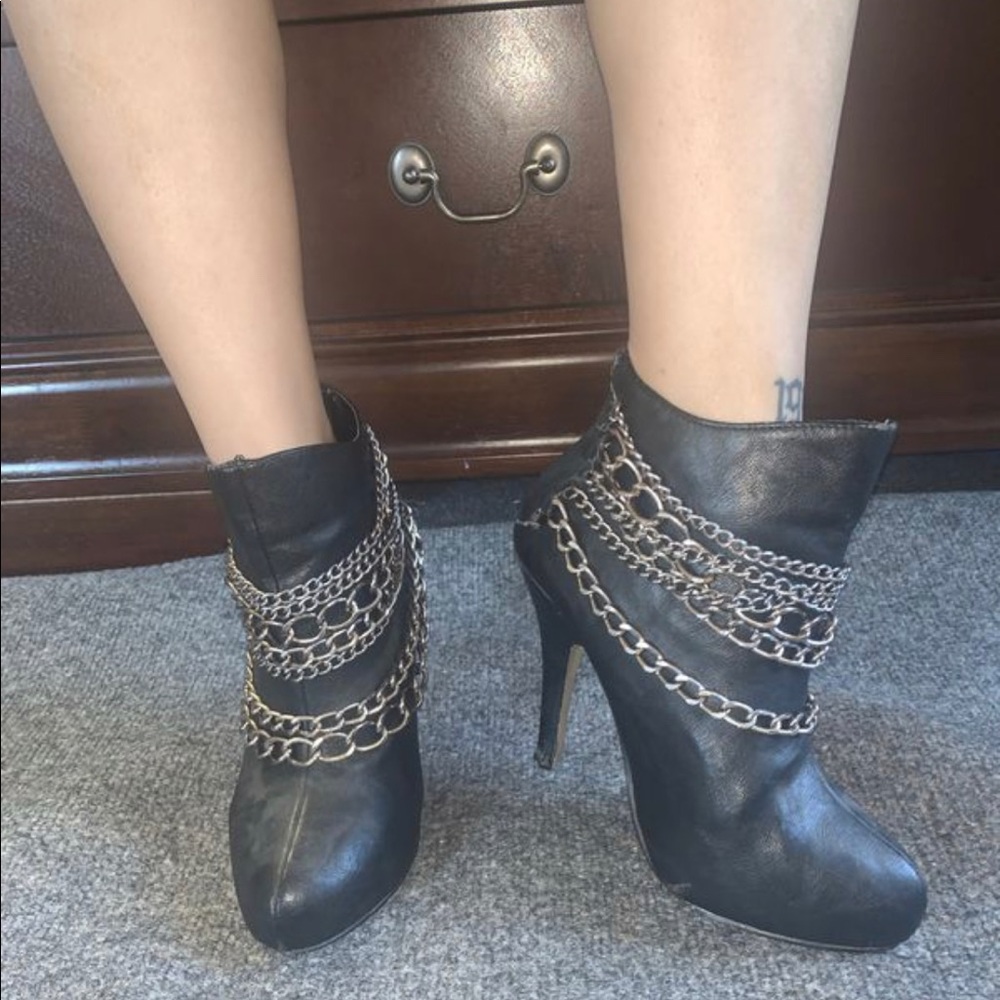 Shoes - Picture 7 of 15